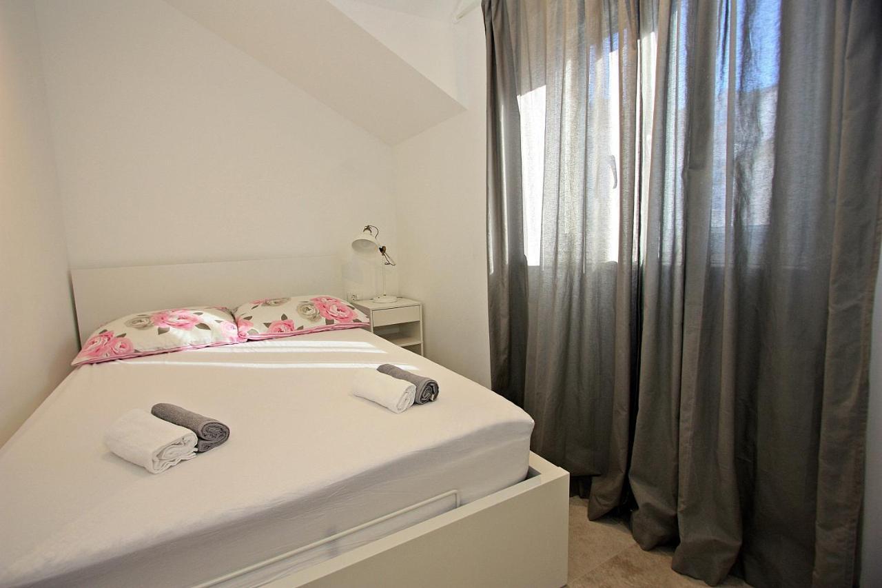 Apartman Ivana Supetar Buitenkant foto